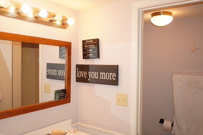 Building Photo - Gorgeous Condo Located in the Seascape community