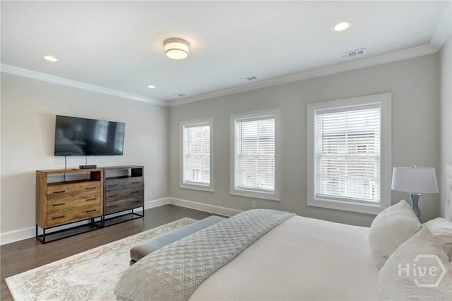 Building Photo - 433 Port St