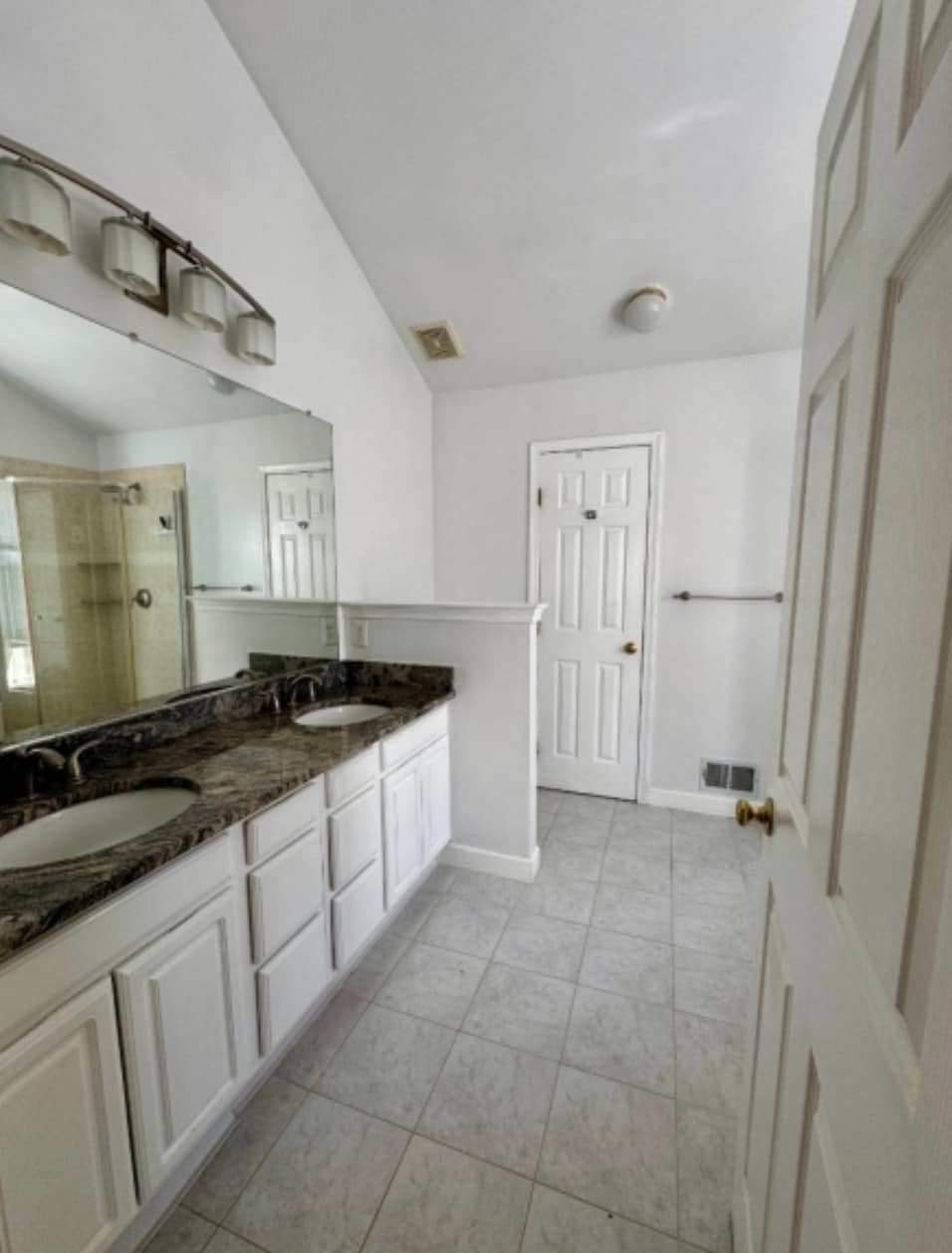 Building Photo - 10 Hopkinson Ct