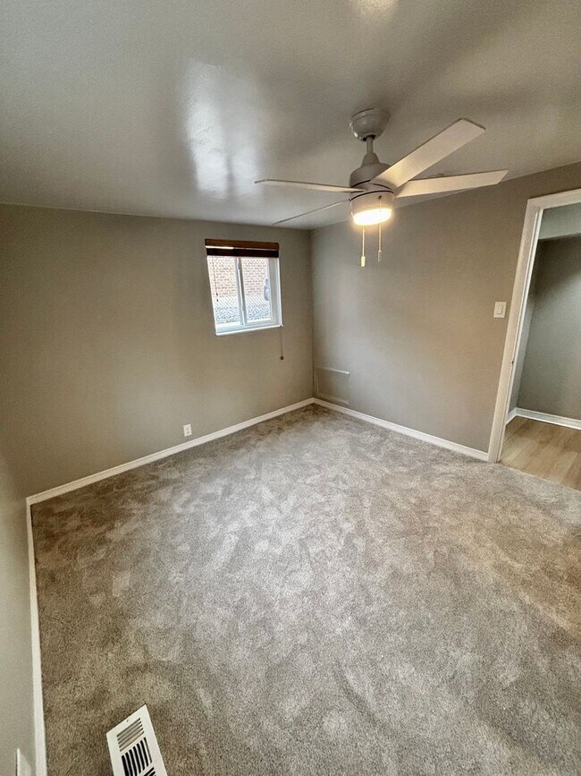 Building Photo - Prime Location! 1BR Bungalow Near DU, Light Rail & Porter Hospital — Available Now!!
