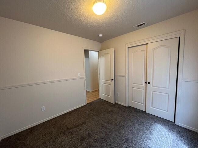 Building Photo - 9690 W Portola Dr