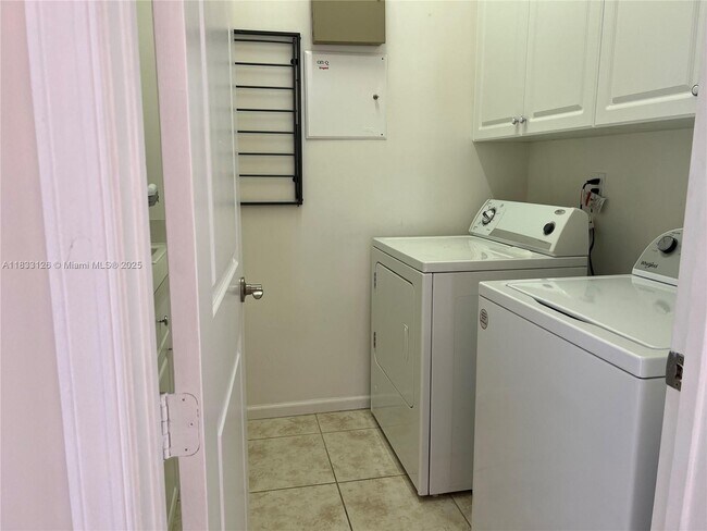Building Photo - 3160 NW 125th Way