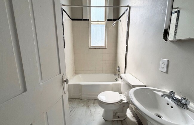 Interior Photo - The Roseanne