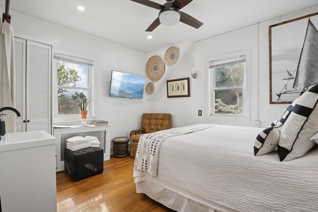 Building Photo - 375 Hawthorne Terrace