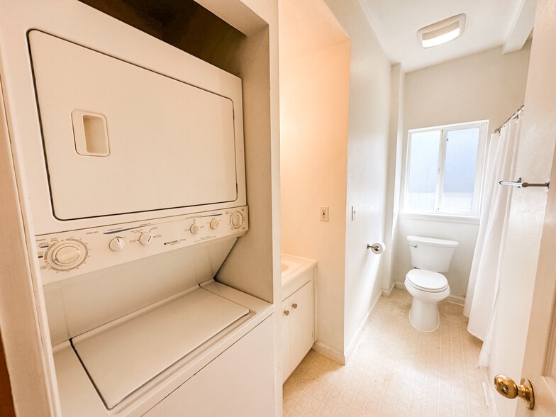 Building Photo - 7468 N Huron Ave