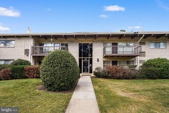Building Photo - 4965 Americana Dr