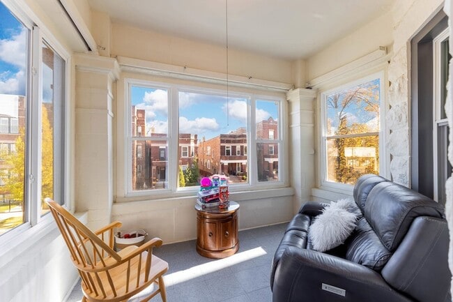 Building Photo - 6112 S St Lawrence Ave