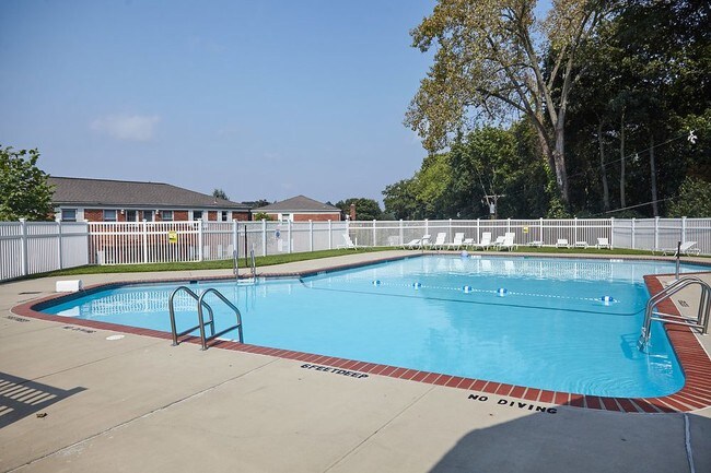 Building Photo - I 124-B Jackman Drive