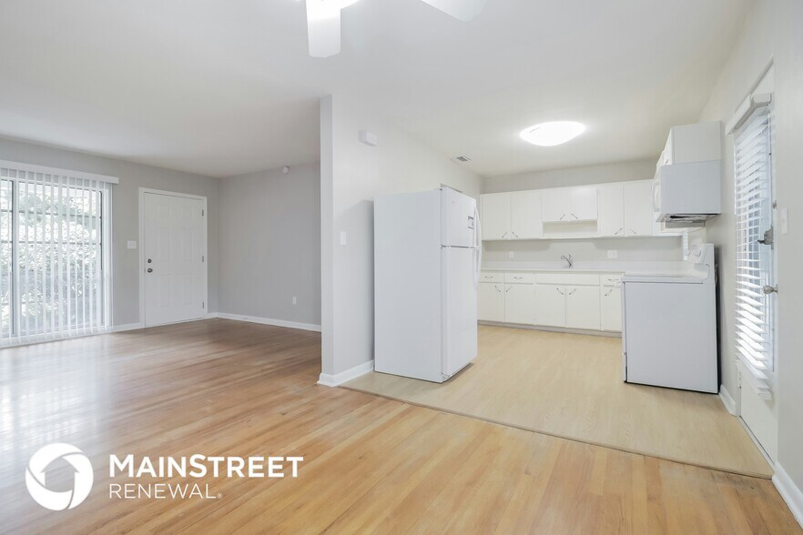 Building Photo - 4304 Kildaire Ave