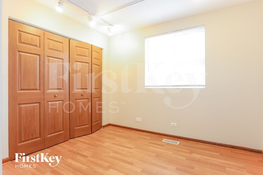 Building Photo - 1662 Park Vista Ln