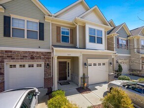 Building Photo - Stylish and Spacious 3bd/2.5ba Townhome w/ Garage in SE Durham!