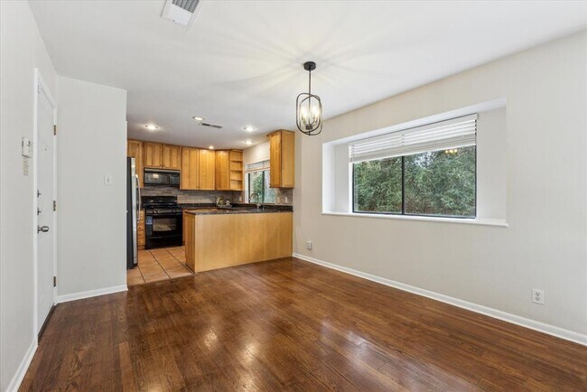 Building Photo - 3609 Peregrine Falcon Dr