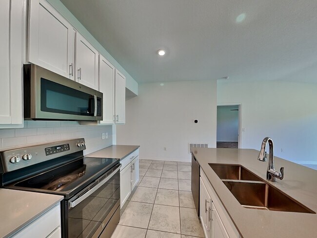 Building Photo - 1918 Birnham Wood Bnd