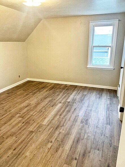 Building Photo - 2002 Jefferson St