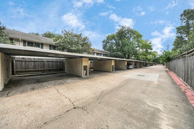 Building Photo - 832 Wax Myrtle Ln