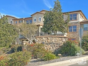 Building Photo - Great 2B/2.5BA Townhouse Available in Santee with Attached Garage & Onsite Pool, Spa, and Playgro...