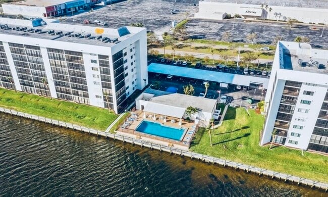 Waterfront view from pool and club house - 250 S Sykes Creek Pky