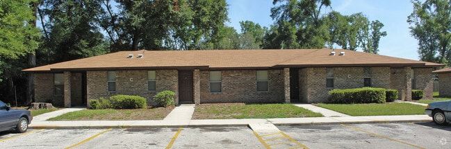 Building Photo - Hammock Oaks Apartments