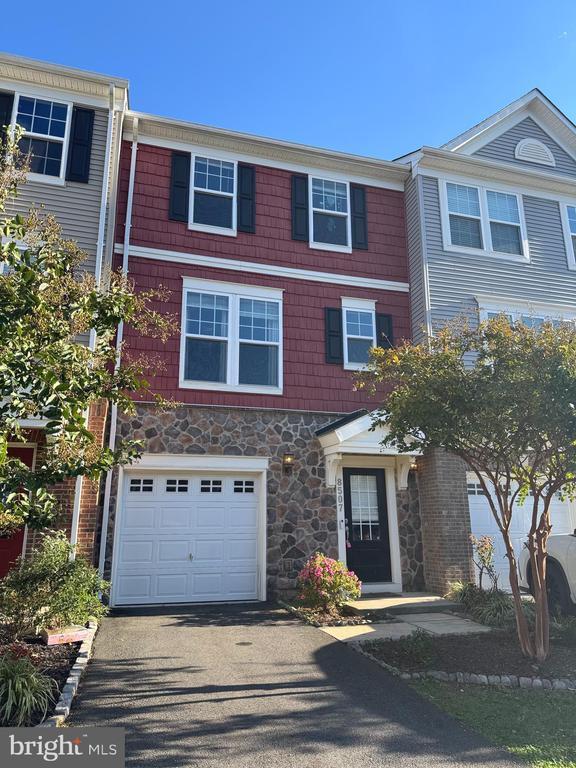 Building Photo - 8507 Craggan Ln