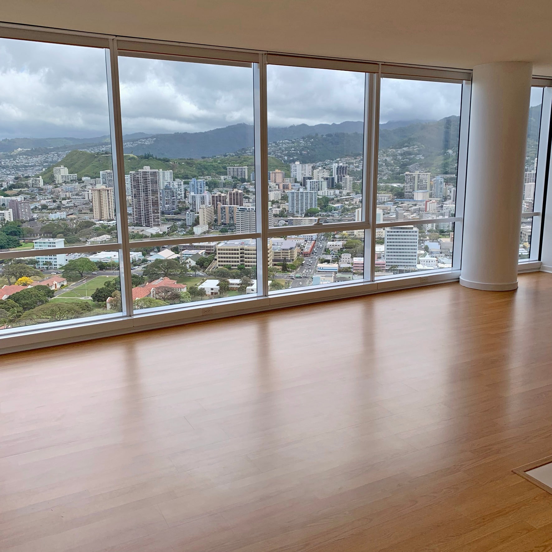 Building Photo - 1288 Kapiolani Blvd