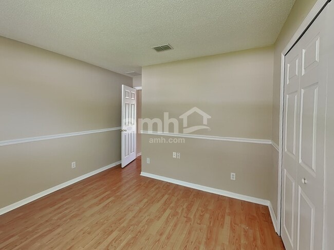 Building Photo - 12131 Woodglen Cir