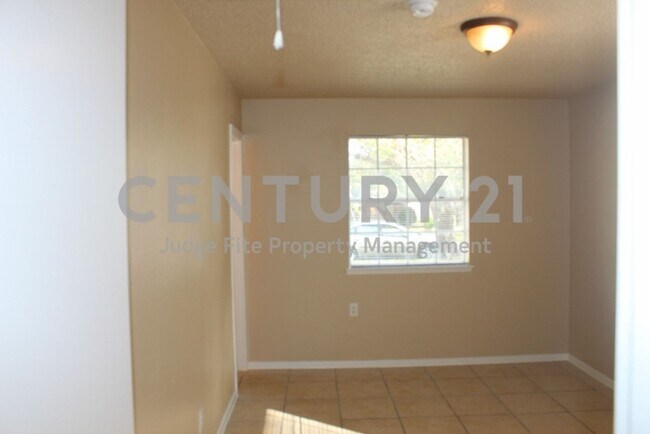 Building Photo - Charming 2-Story 3/2/2 in Duncanville For ...