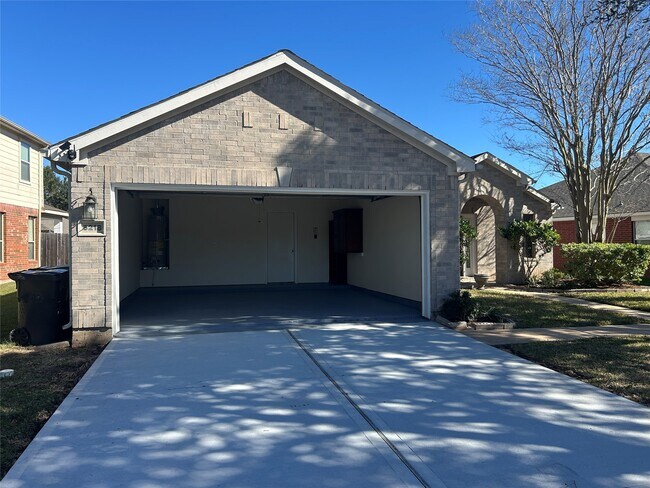 Building Photo - 5218 Meadow Canyon Dr