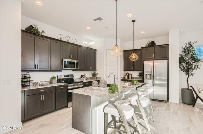 Building Photo - 3841 E Rainbow Dr