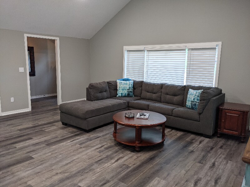 Building Photo - 7105 N Walnut St