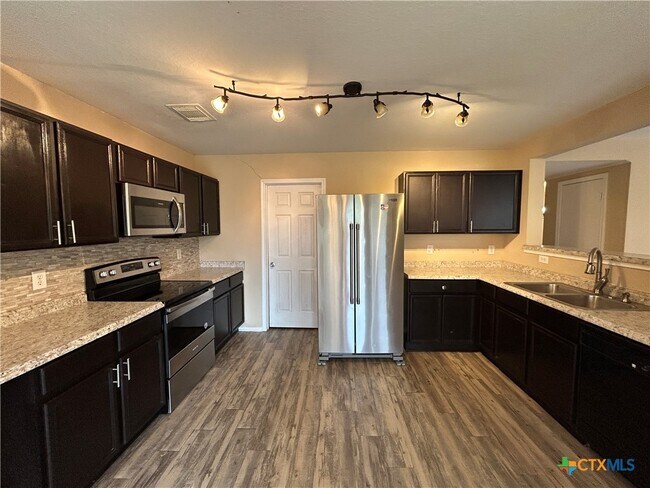 Building Photo - 381 Copper Path Dr