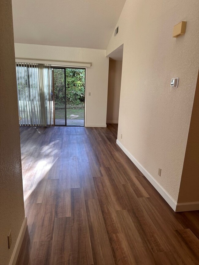 Building Photo - Marina Home in Cypress Cove Neighborhood