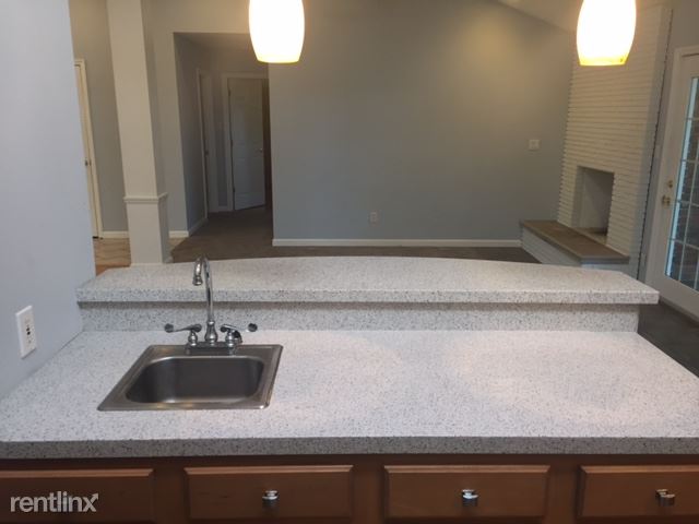 Building Photo - 11855 Sunlind Dr