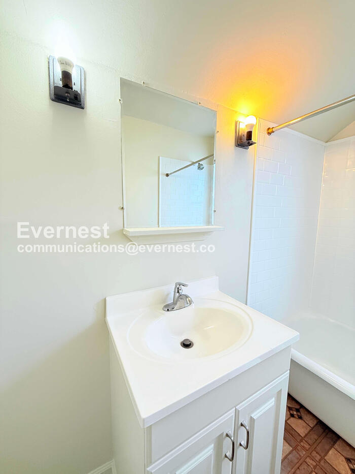 Building Photo - 9353 Kentucky St