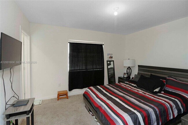 Building Photo - 2432 SE 10th St