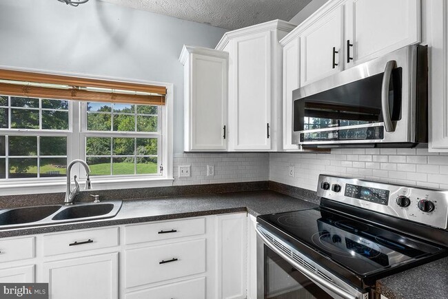 Building Photo - 35184 Pheasant Ridge Rd