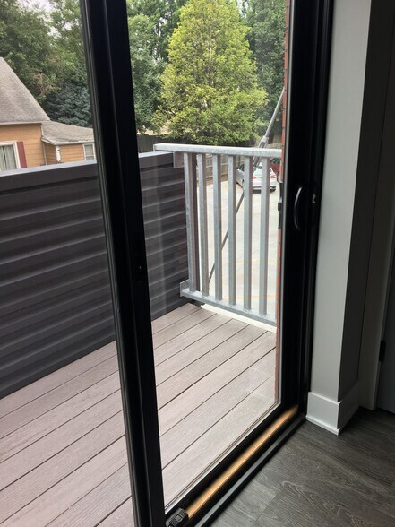 Private Deck - 6240 Ballard Ave