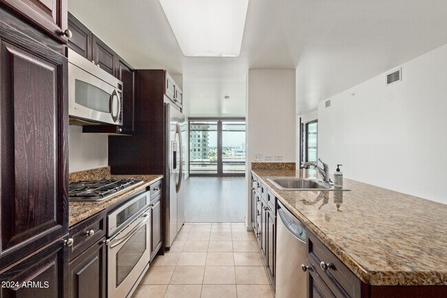 Building Photo - 4808 N 24th St