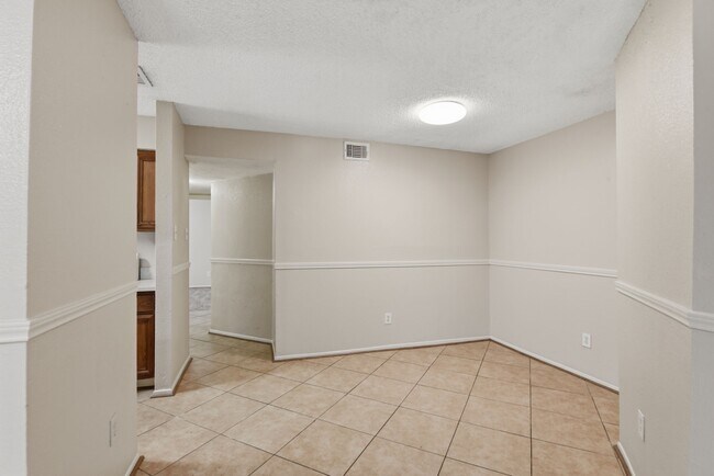 Building Photo - 1310 Brenda Ln