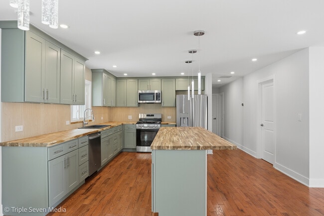 Building Photo - 505 Geronimo St