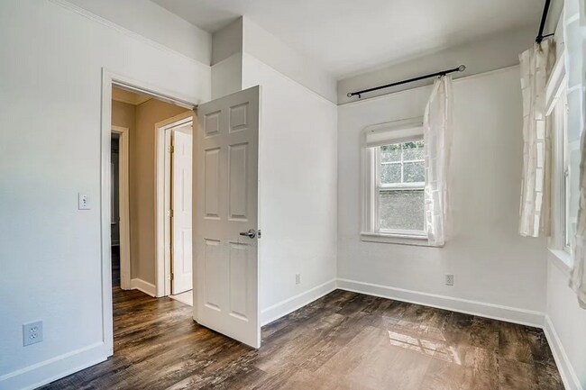 Building Photo - DAP2394