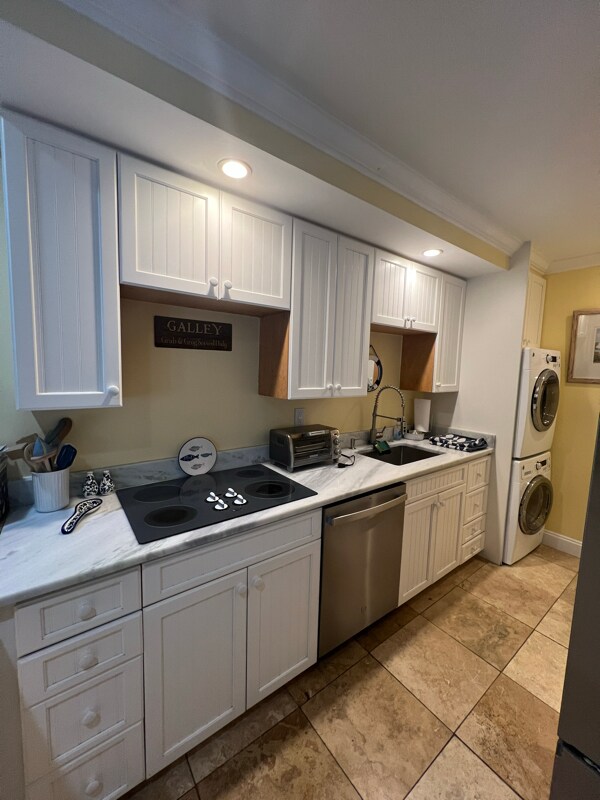 Building Photo - 5164 Beach Dr SE