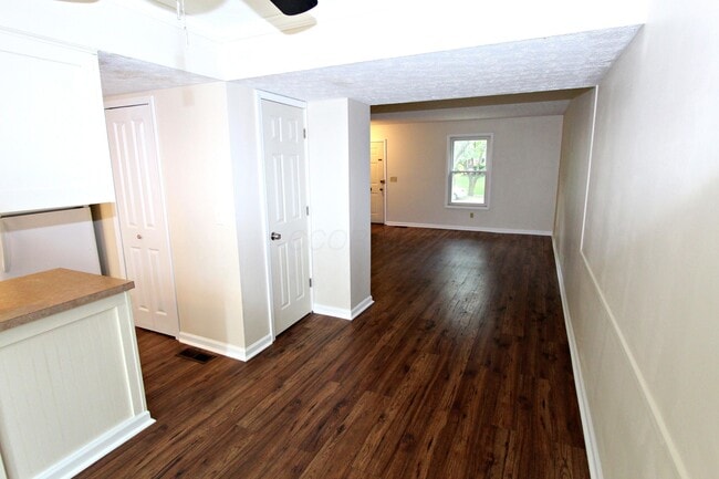 Building Photo - 4829 Dierker Rd