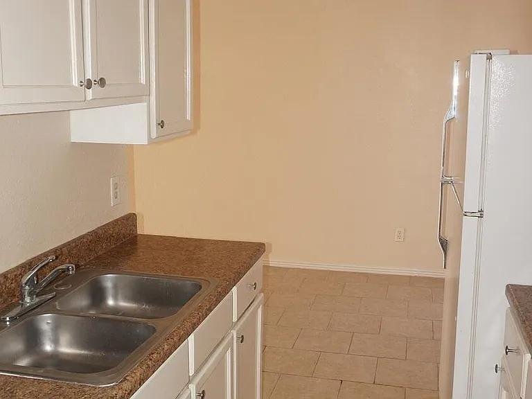 Building Photo - 6060 Bridalveil Dr