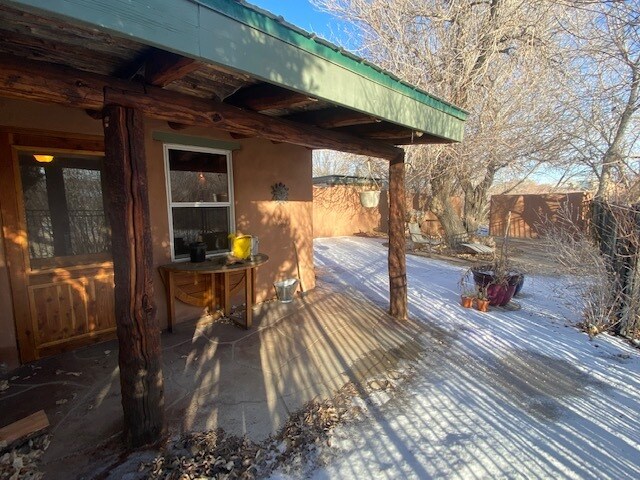 Building Photo - 601 Callejon Rd