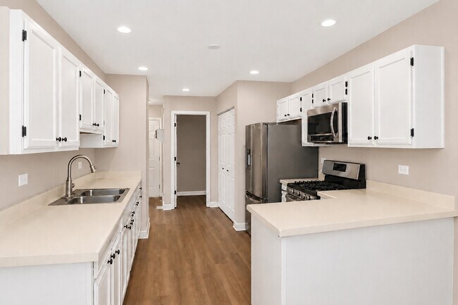 Building Photo - 651 Lancaster Cir