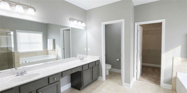 Building Photo - 4215 Hopewell Manor Dr