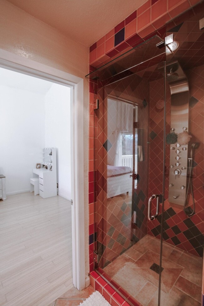 Building Photo - 1632 Siskiyou Dr