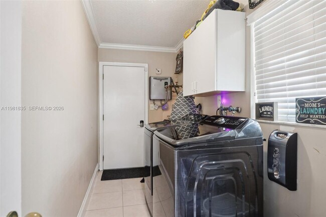 Building Photo - 11573 NW 39th Pl