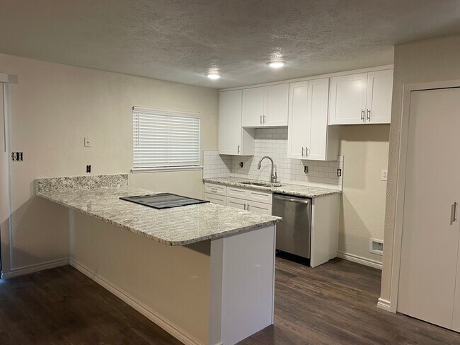 Building Photo - 6813 Arborbrook Dr