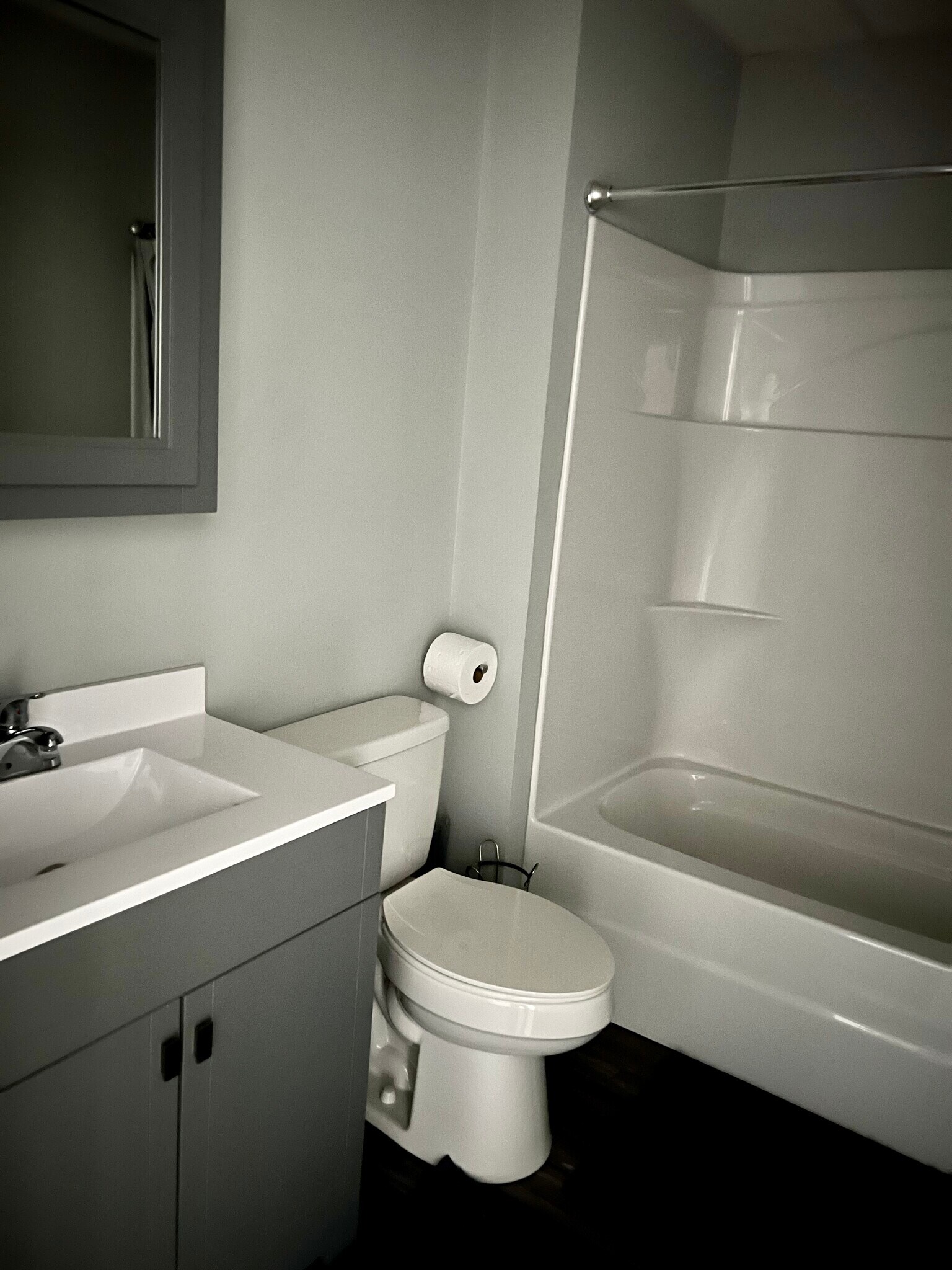Tub shower in nice size bathroom - 421 N 20th St
